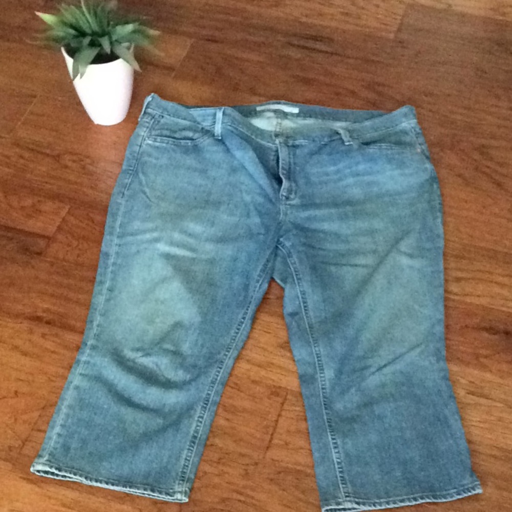 Ladies Cropped Jeans